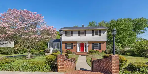 606 GENEVA DRIVE