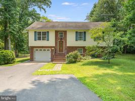 1088 LAKEVIEW DRIVE