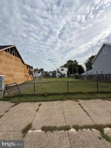 637 SPRUCE STREET