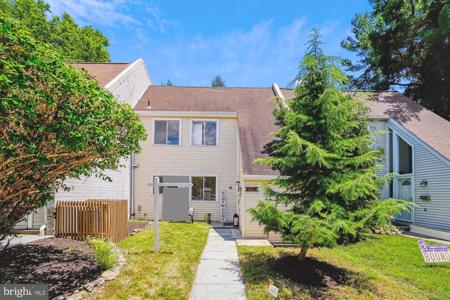 1584 GOLDENRAIN COURT