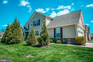 1502 HONEYSUCKLE COURT