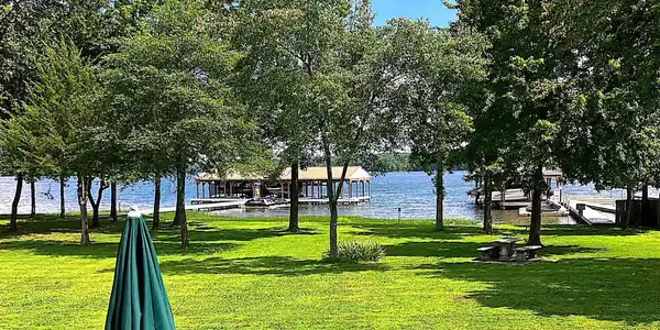 218 LAKE FRONT DRIVE