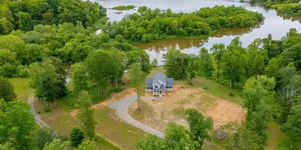 19958 BELLA VISTA DR.