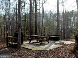 3313 RIVERBEND CT