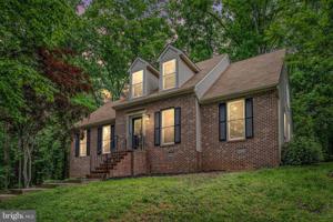 205 EDGEMONT LANE