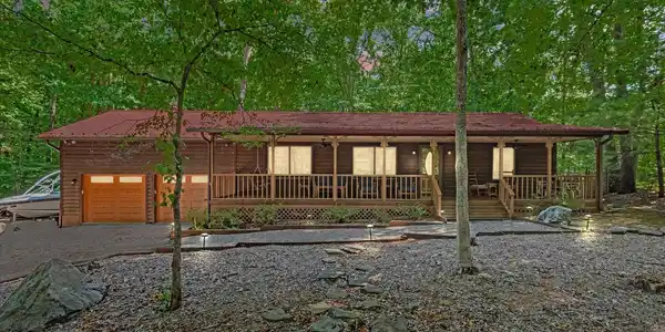 410 LAKEWOOD DRIVE