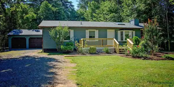 94 POPLAR PASS