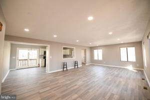 4609 LAKEVIEW PARKWAY