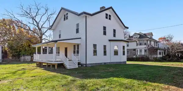 20 W WARD STREET