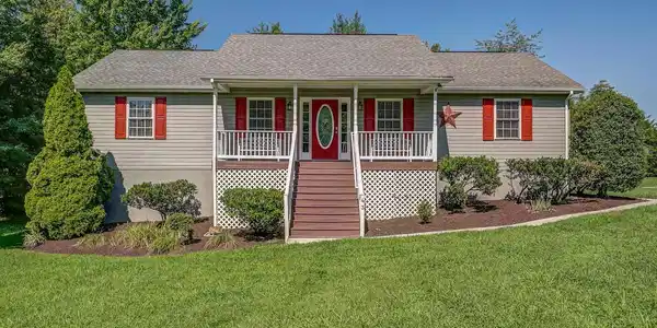 43 DERBY LANE