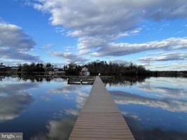 62 WOODLAND SHORES DR