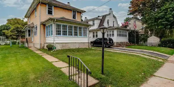 210 W DUPONT STREET