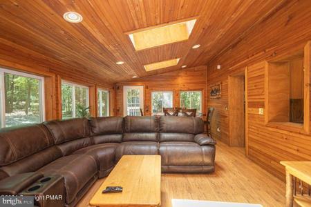 41 LAKEVIEW DRIVE
