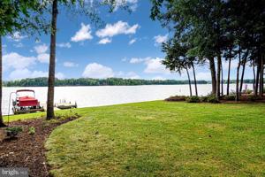 11207 FIELD CIRCLE
