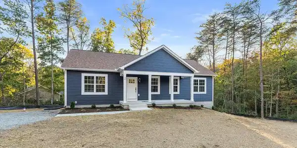 30 HICKORY CIRCLE