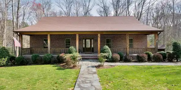 60 WALNUT COURT