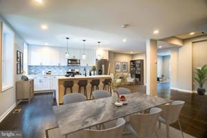 813 BROOKS LANE