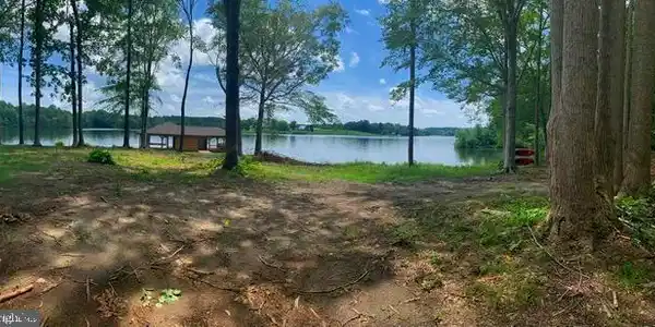 384 LAKE FOREST DRIVE