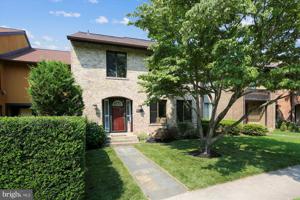 9713 SHADOW OAK DRIVE