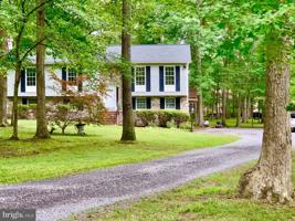 210 WAKEFIELD DRIVE