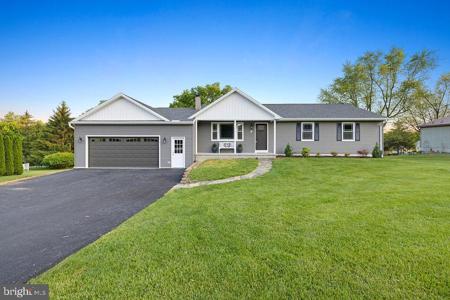 8 BARLOW DRIVE