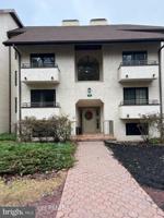33 E MIDLAKE DRIVE