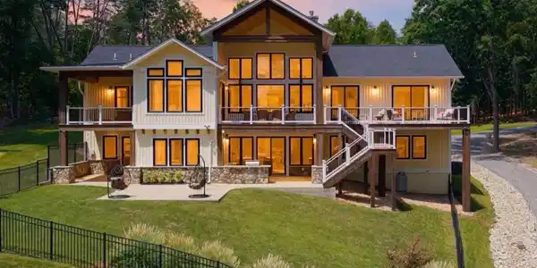 38 WALNUT HILL DRIVE