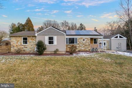15 PERRY DRIVE