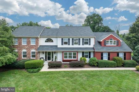 25 TWIN PINES ROAD