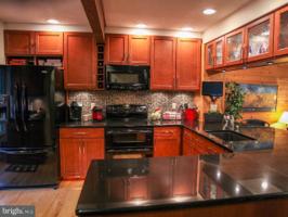 34 BRIGHT PASSAGE RD #4D