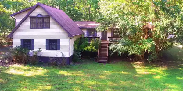 381 LAKEWOOD DRIVE