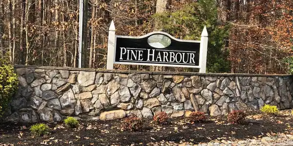 PINE HARBOR DR