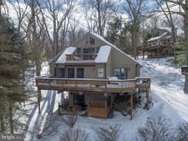 121 TIMBERLOFT LANE