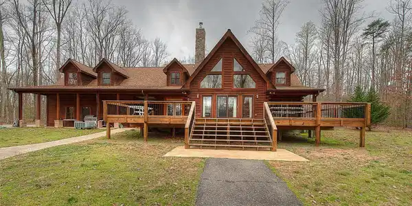 73 LOCH ERIE WAY