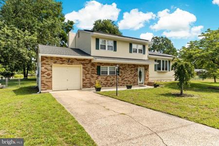 103 RED FEATHER TRAIL