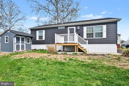215 GREEN HILL DRIVE