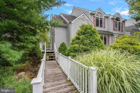 164 LAURELWOODS DRIVE