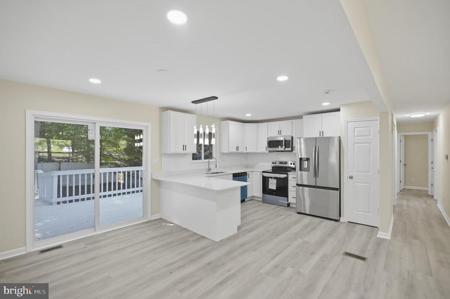 9 WEST BRIAR DRIVE