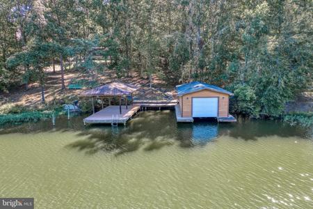 465 POPLAR PASS