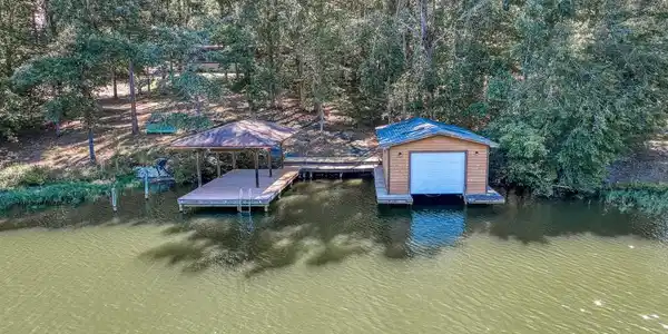 465 POPLAR PASS