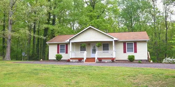 5218 WYNDEMERE CIRCLE