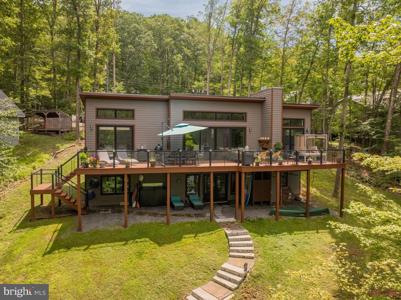 1589 LAKE SHORE DRIVE