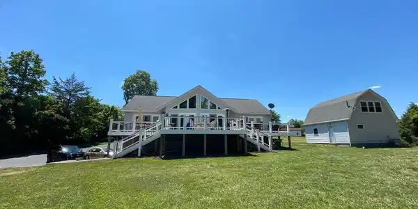 60 CARR CIRCLE