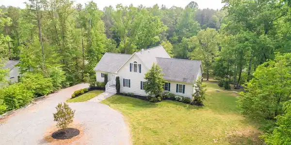 127 ROSE CIRCLE