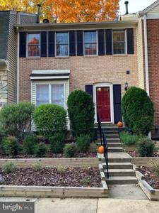 10641 LAKESIDE OAK COURT
