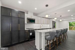7495 HICKORY LOG CIRCLE