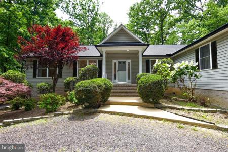 102 QUICKSILVER COURT