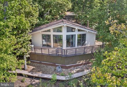 373 HEMLOCK LANE