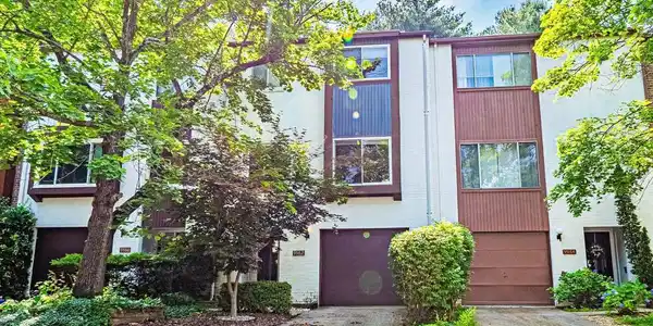 9962 LAKE LANDING