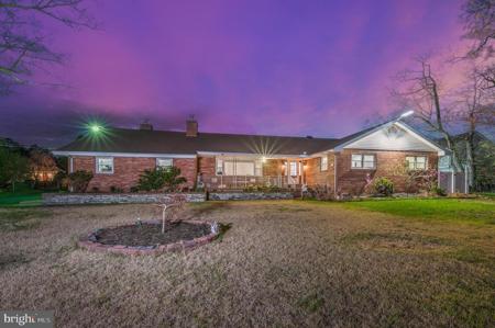 301 LAKESHORE DRIVE